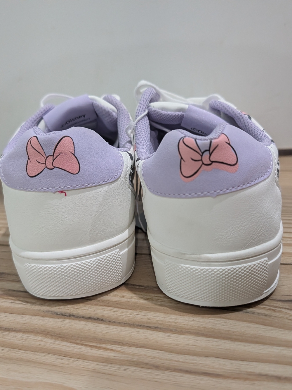 Disney Minnie Mouse Court Sneakers White Pastel Print Lace Up Shoes Women's - Picture 4 of 9
